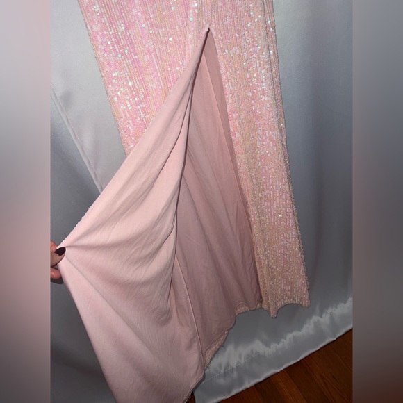Sparkly pink Maxi dress worn only once - Picture 5 of 11